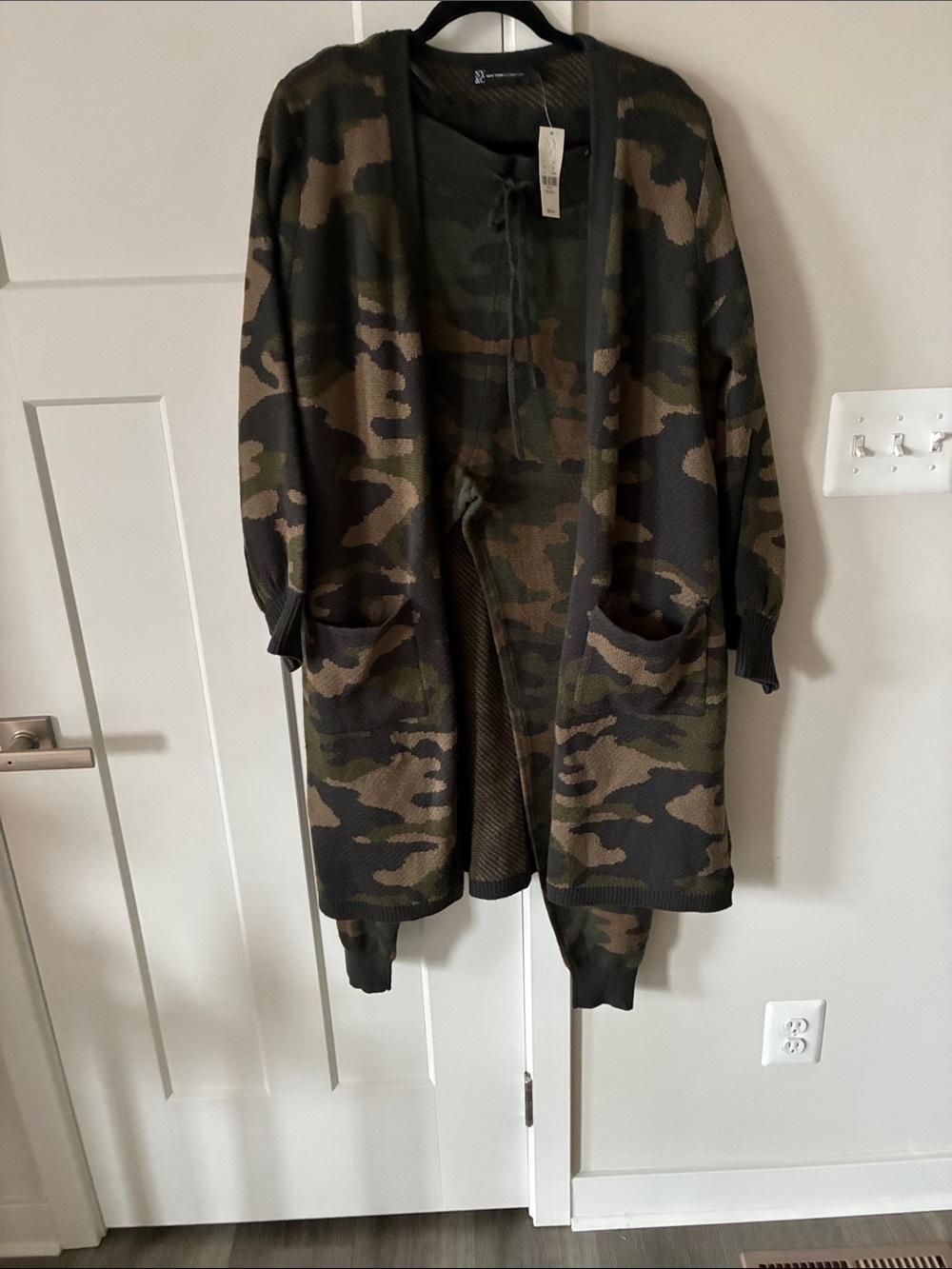 New York & Company Women's Camouflage Cardigan and Joggers - Olive, Brown, Black